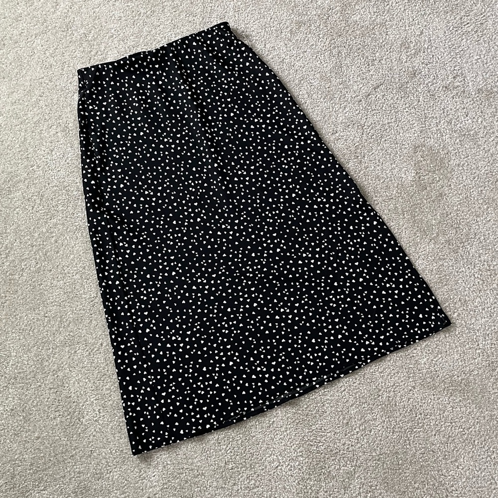 a new day Women’s Black and White Heart Print Midi Skirt Size Small NWT